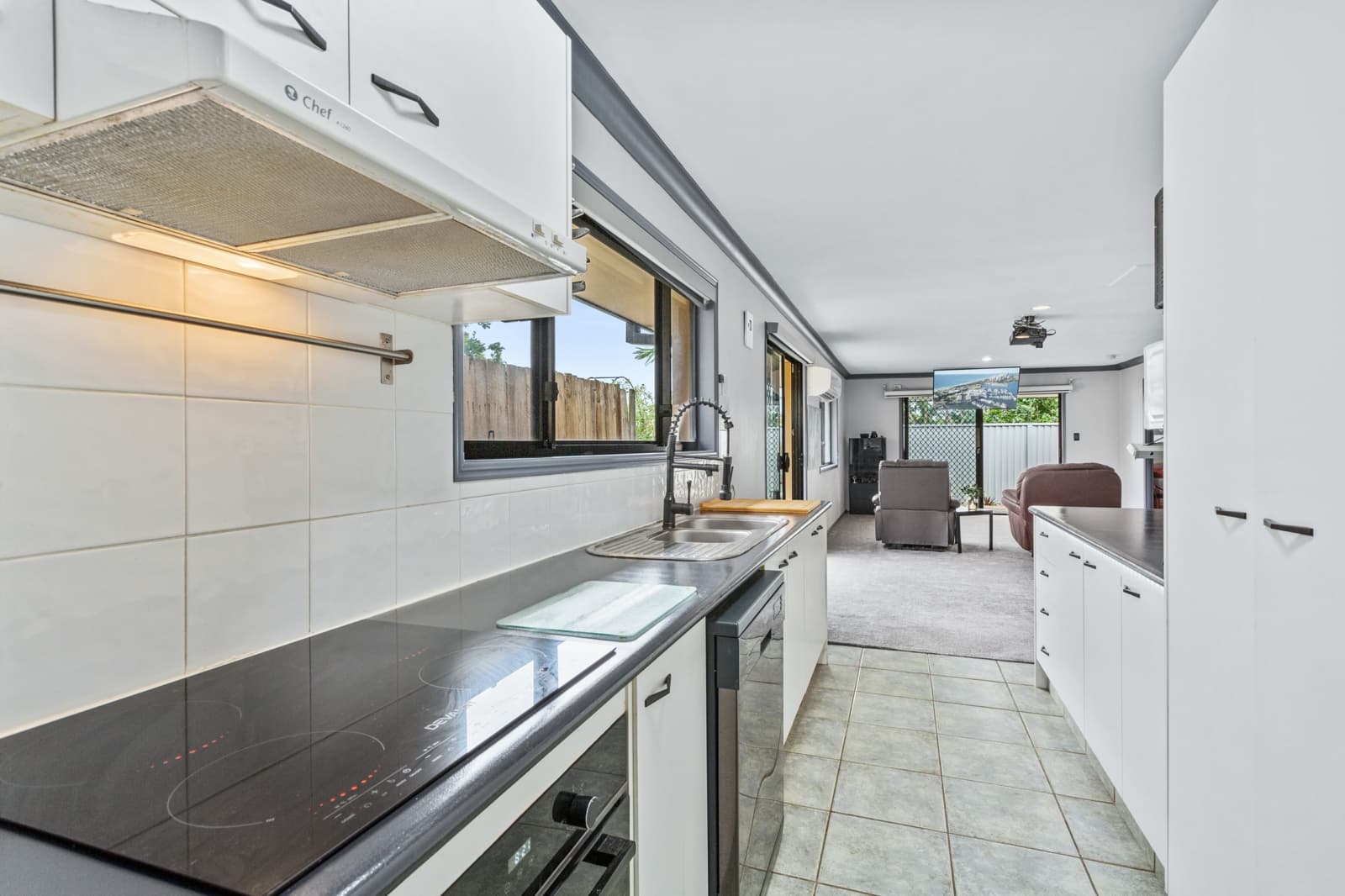 2/13 Schneider Avenue,Labrador, Labrador - Thumbnail 3