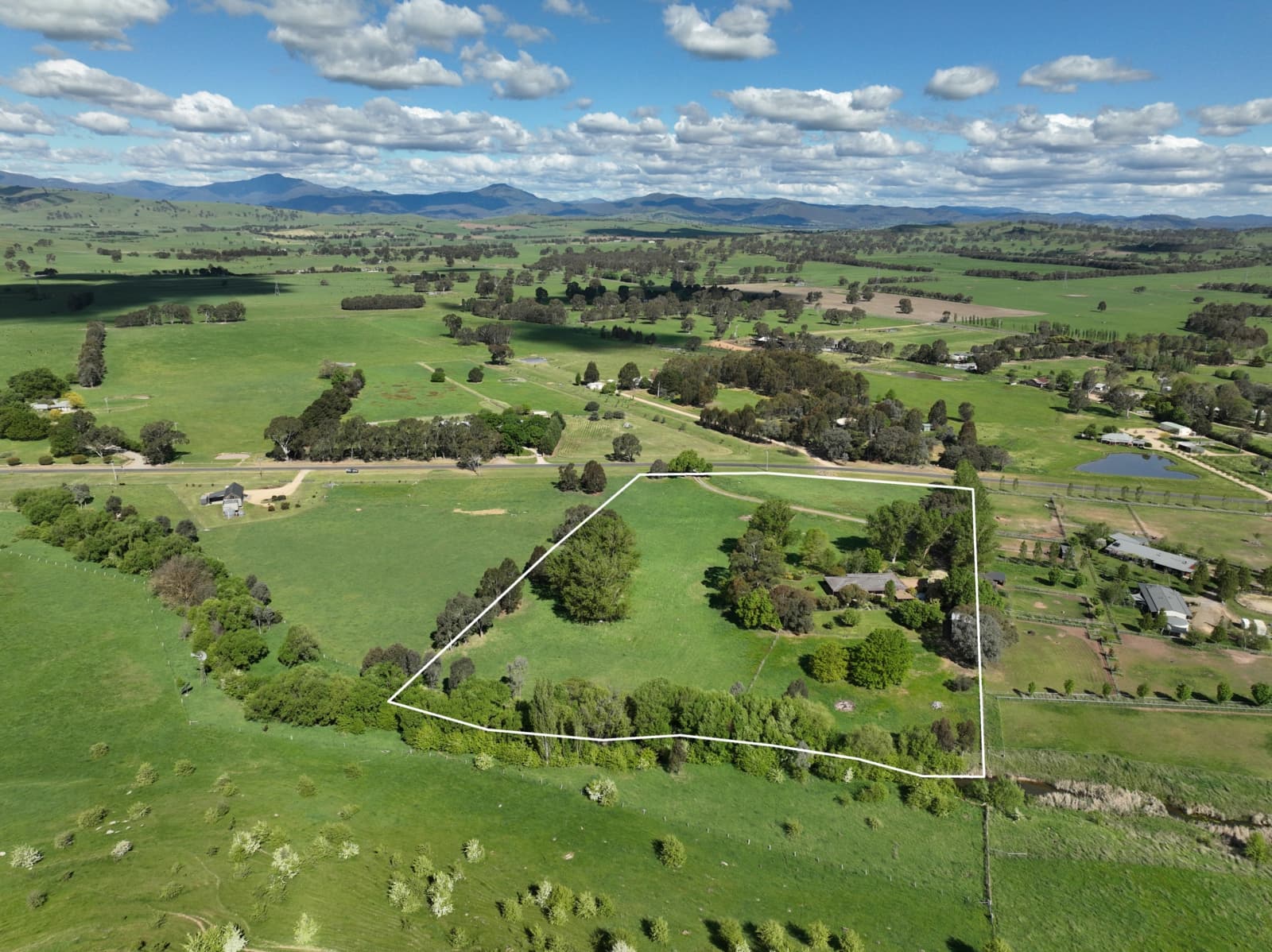 105 Graves Road,Mansfield, Mansfield - Image 1