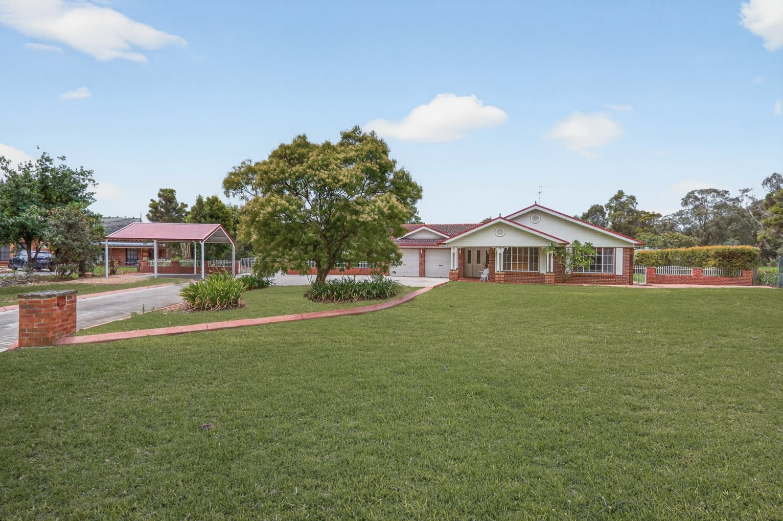 139 Willeroo Drive, WINDSOR DOWNS, Windsor Downs - Thumbnail 2