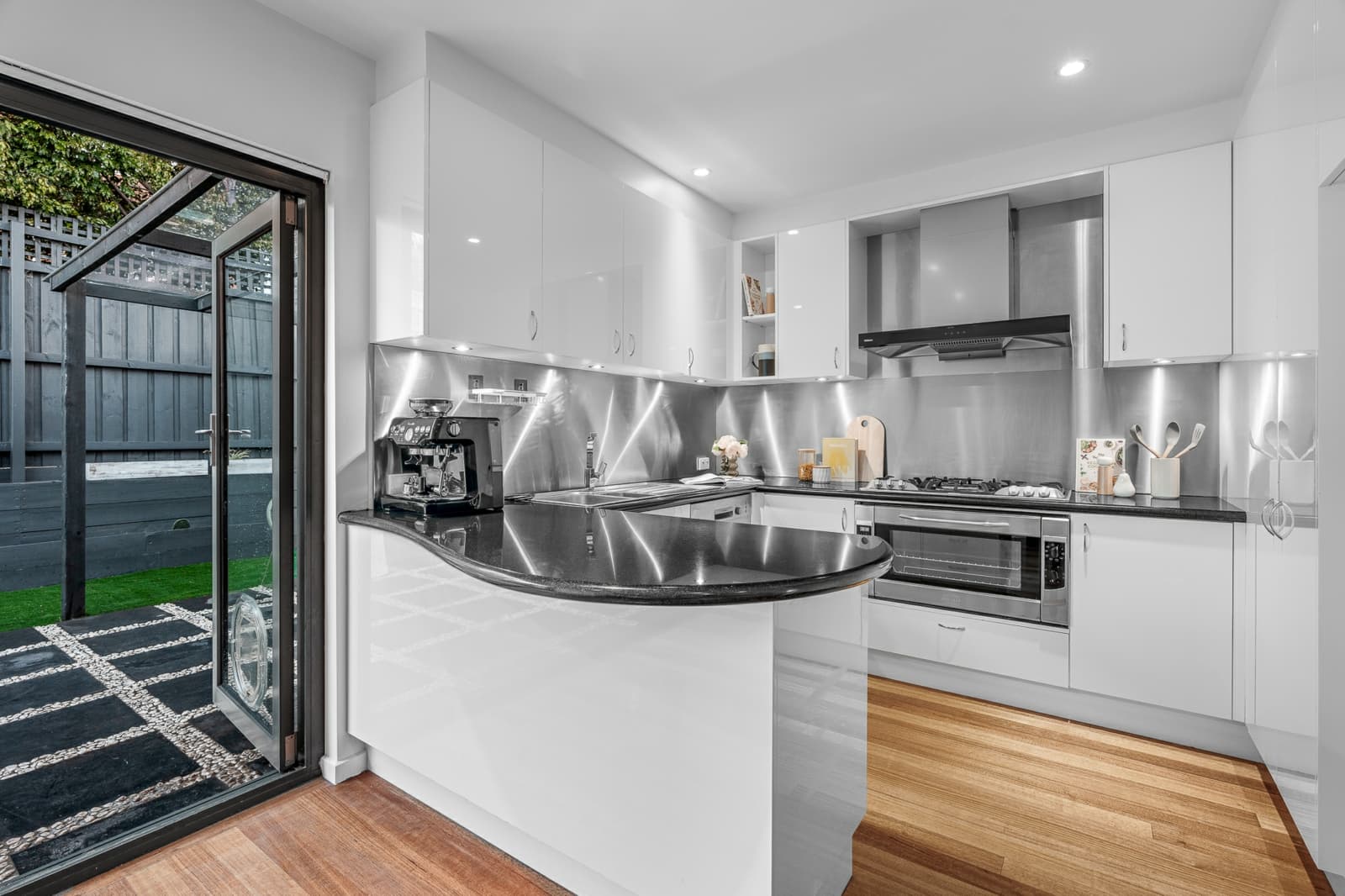 22 Ruabon Road, TOORAK, Toorak - Thumbnail 3