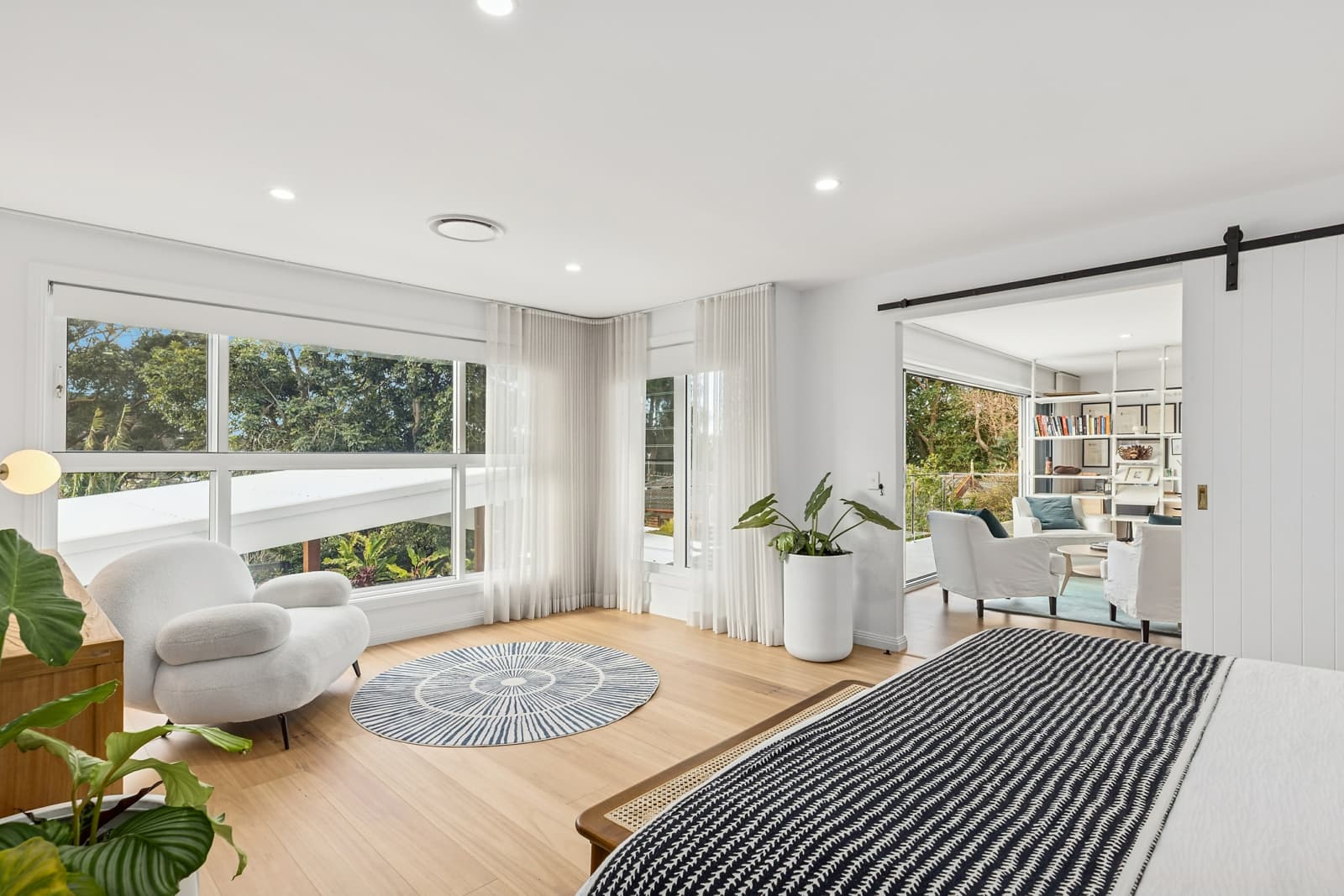 31 Grove Road, WAMBERAL, Wamberal - Thumbnail 2