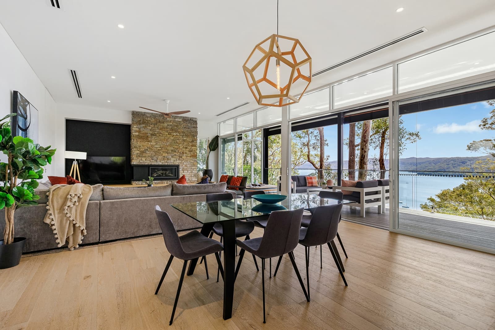 64 Riverview Road, AVALON BEACH, Avalon Beach - Image 1