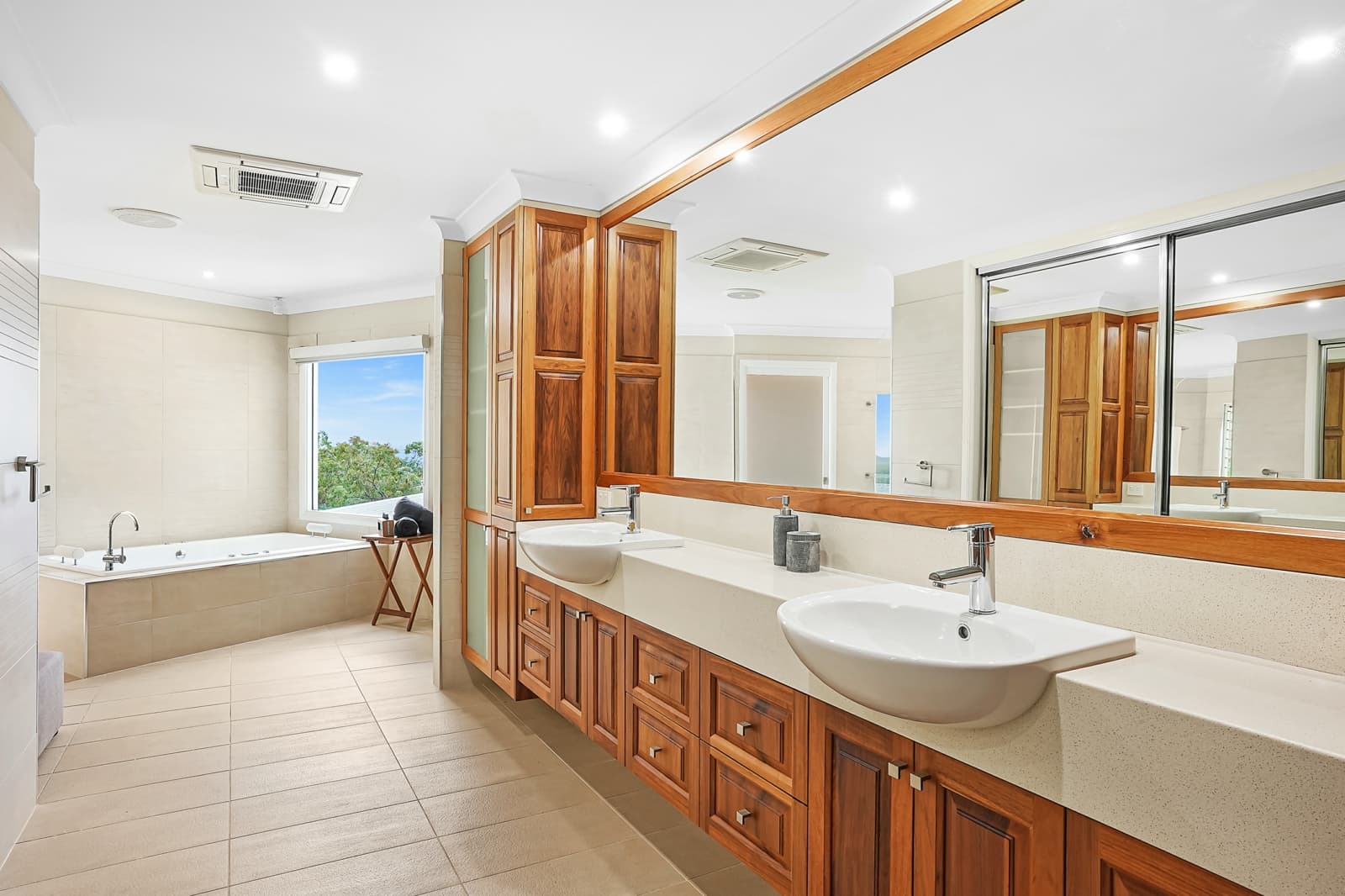 48 Yarrawonga Drive, CASTLE HILL, Castle Hill - Thumbnail 8