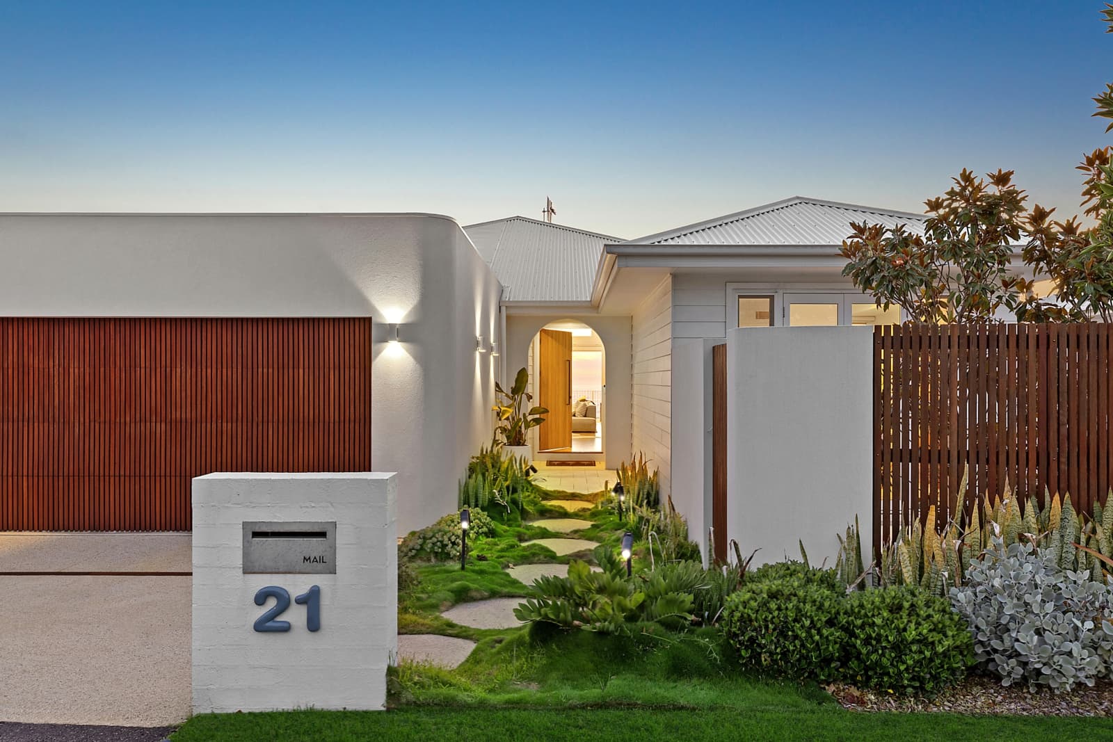 21 Warren Avenue, AVOCA BEACH, Avoca Beach - Thumbnail 4
