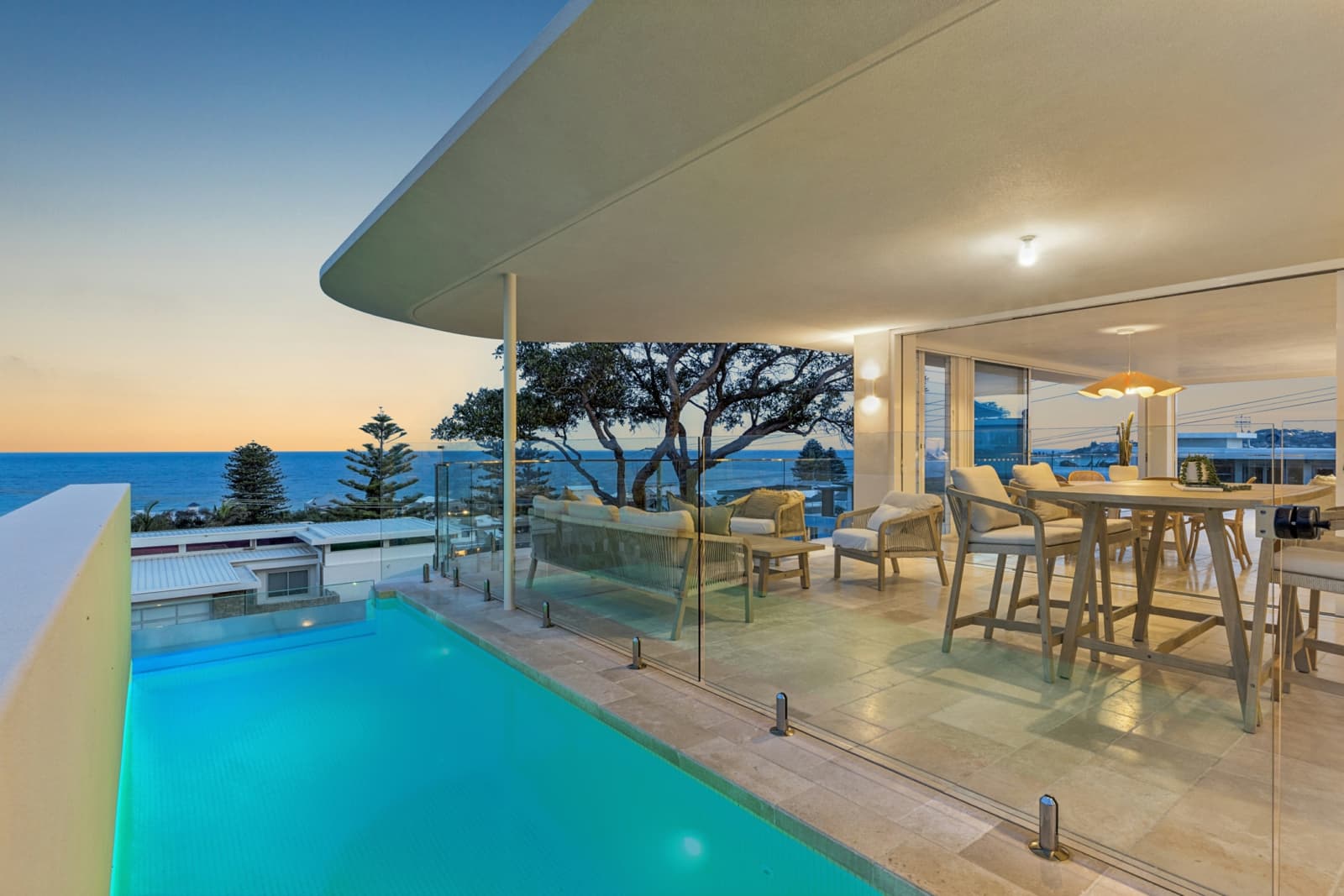 19 Dover Road, WAMBERAL, Wamberal - Thumbnail 2