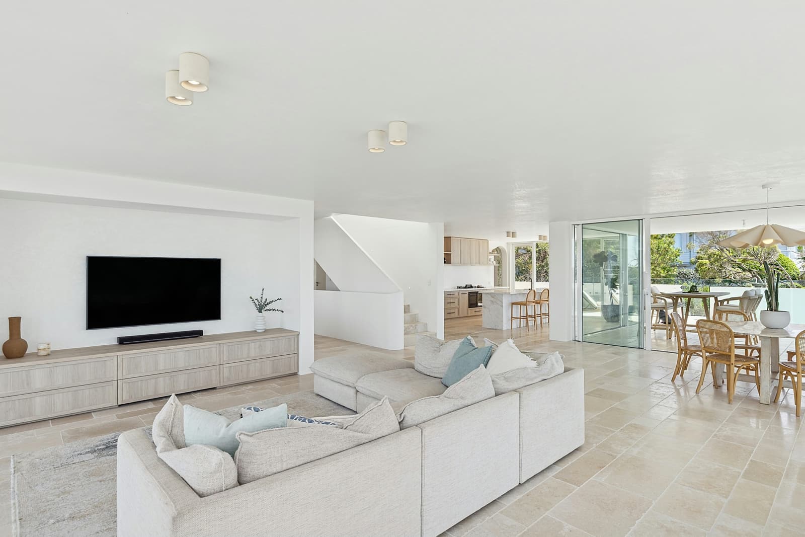 19 Dover Road, WAMBERAL, Wamberal - Thumbnail 6