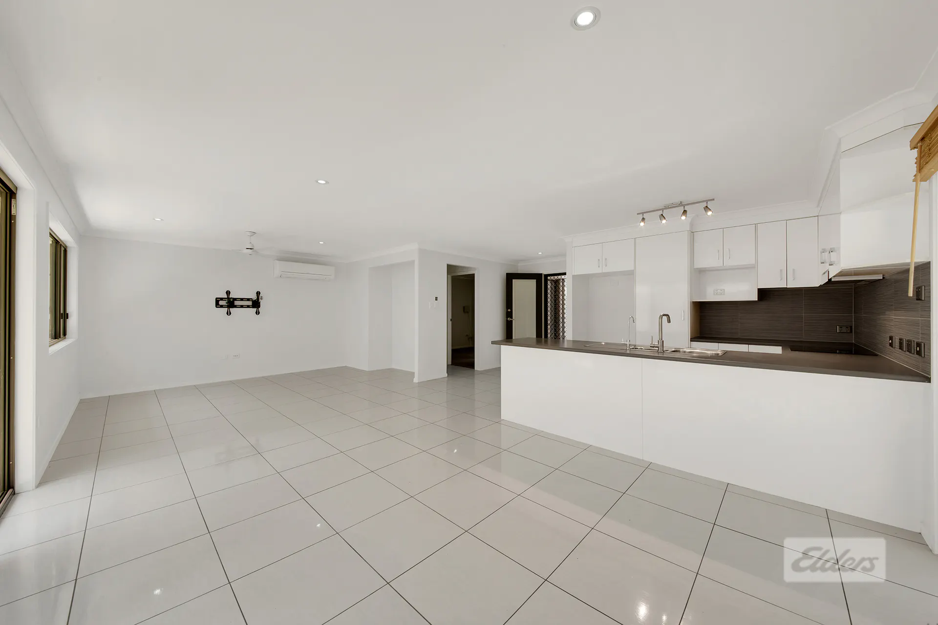 31 Sharyn Drive, New Auckland, QLD, 4680, New Auckland - Thumbnail 3