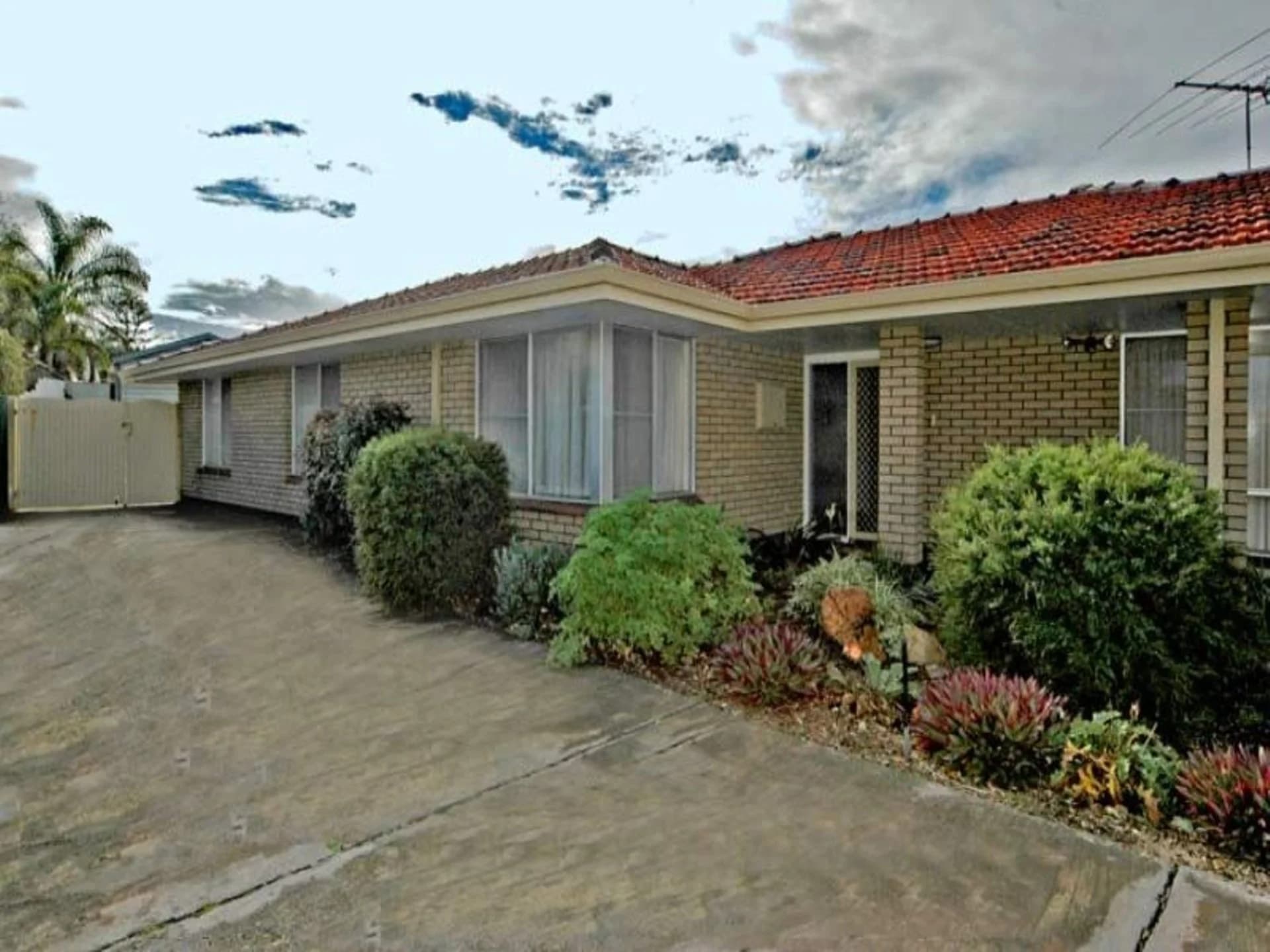 2ND CHANCE - PRIME REAL ESTATE – DEVELOPMENT POTENTIAL, Duncraig - Thumbnail 8