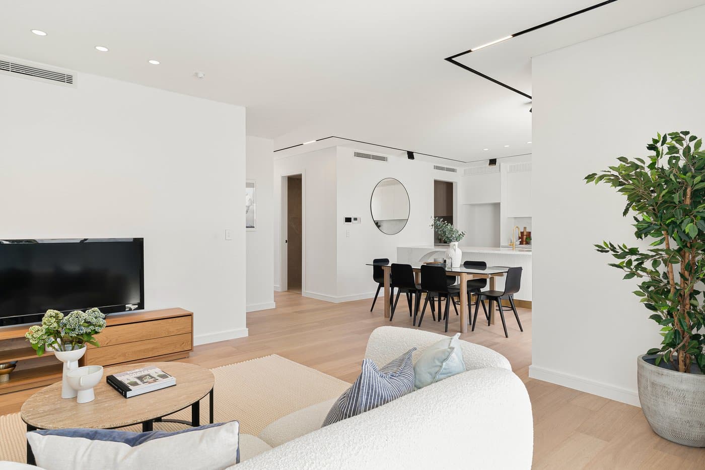 2b Bunarba Road, Gymea Bay - Thumbnail 5