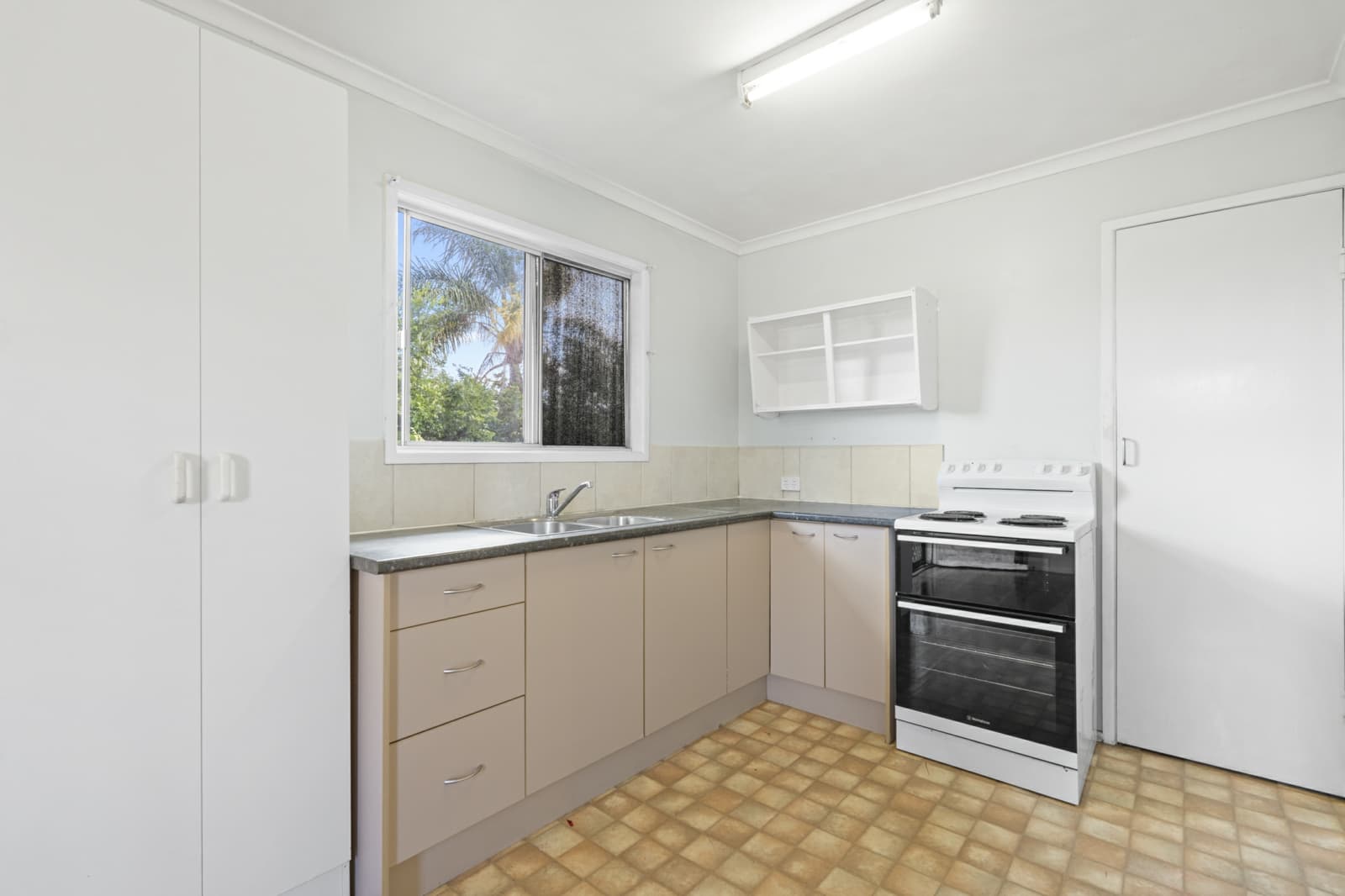 21 Coach Street, SLACKS CREEK, Slacks Creek - Thumbnail 6