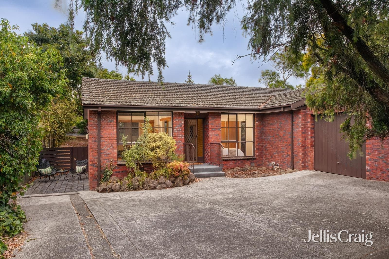 2/1 Neath Street, Surrey Hills, Surrey Hills - Thumbnail 2