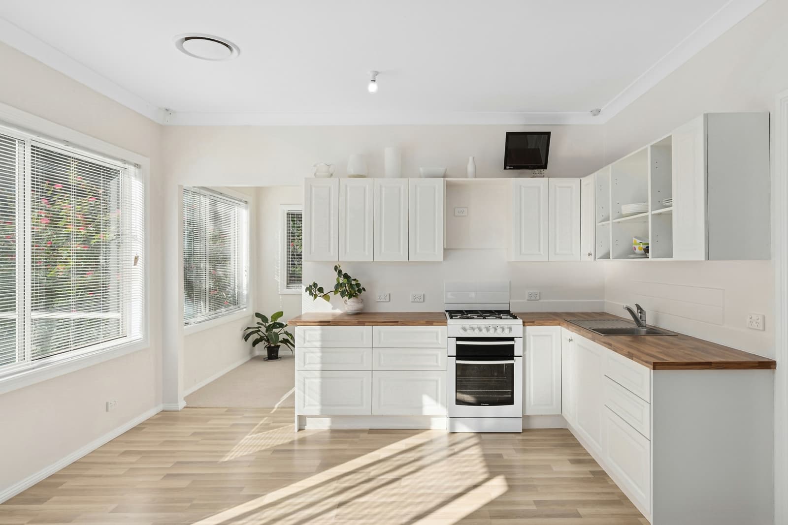 369 Terrigal Drive, ERINA, Erina - Thumbnail 2