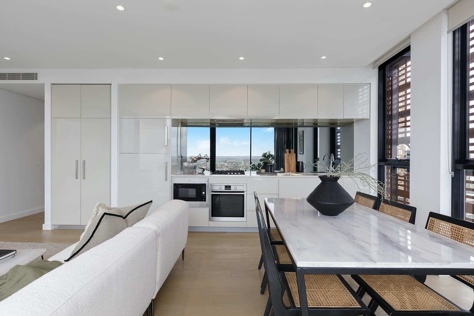 2310/10 Atchison Street, ST LEONARDS, St Leonards - Thumbnail 3