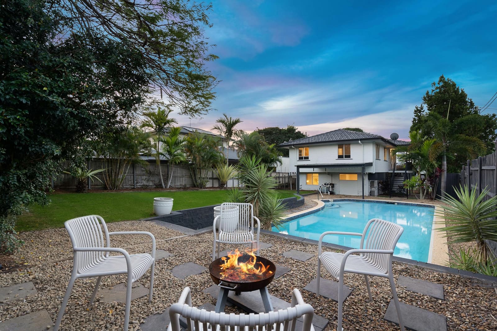 237 Long Street East, GRACEVILLE, Graceville - Thumbnail 2