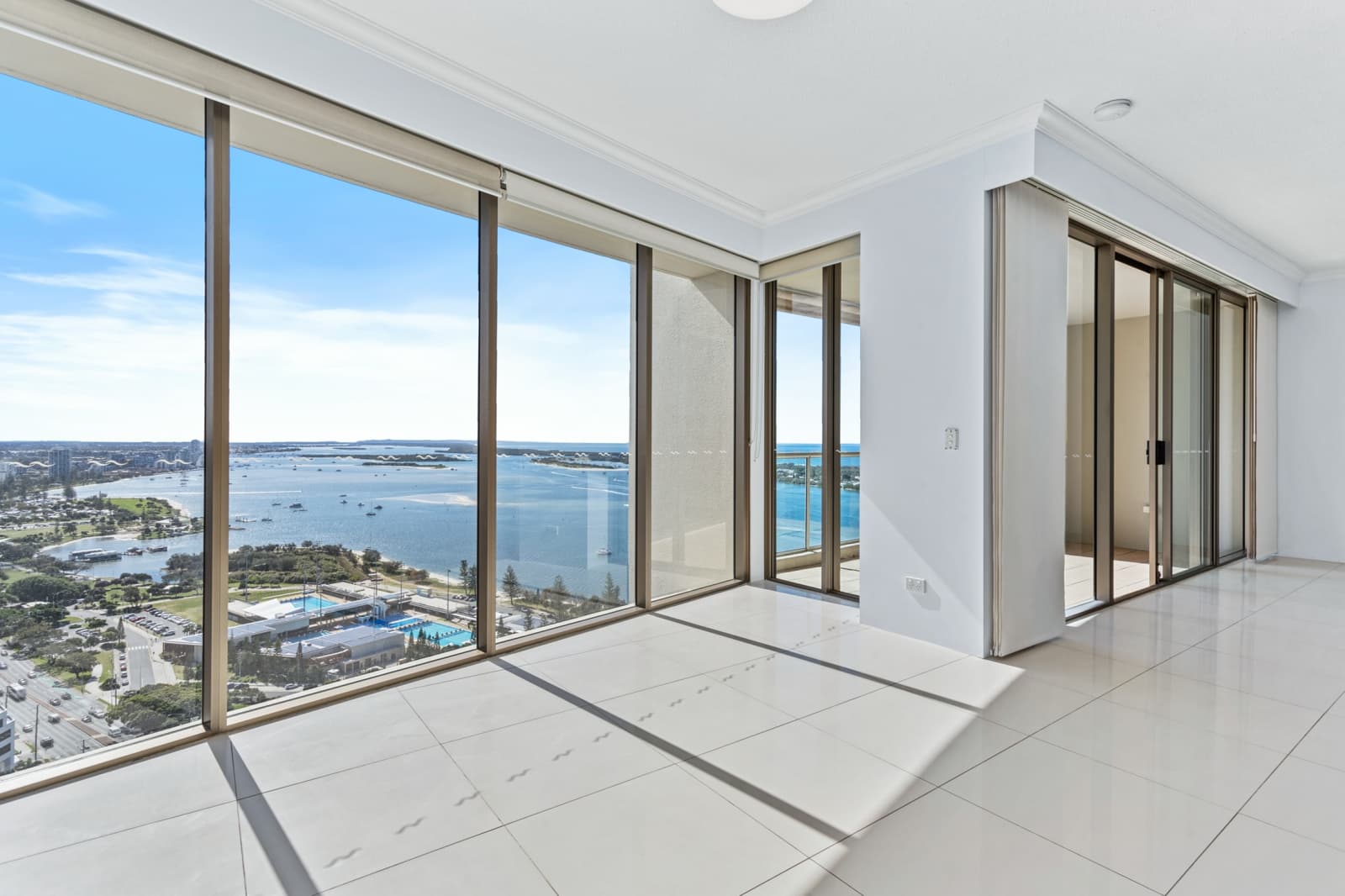 3102/50 Marine Parade, SOUTHPORT, Southport - Thumbnail 4