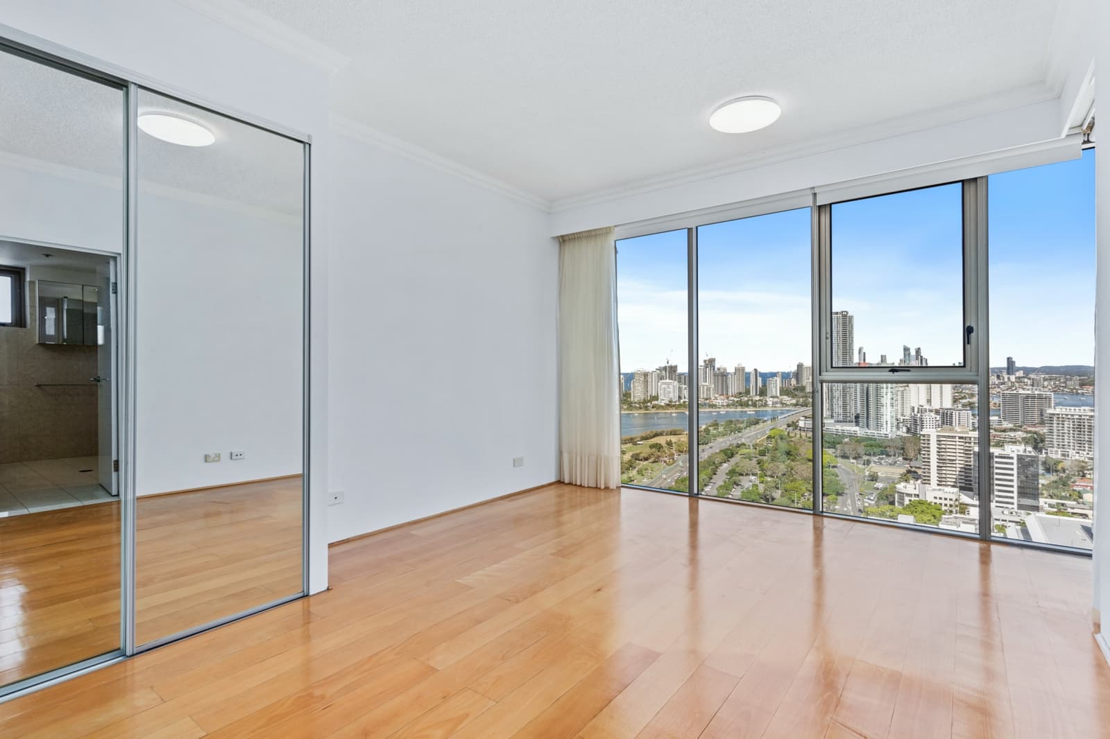 3102/50 Marine Parade, SOUTHPORT, Southport - Thumbnail 8