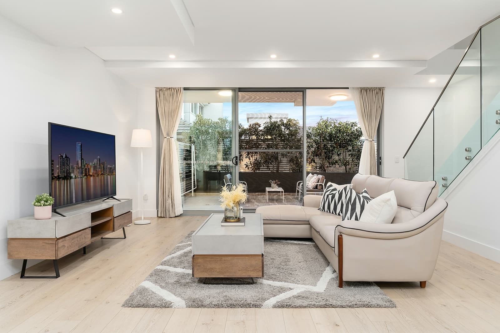 3/10 Cecil Avenue, CASTLE HILL, Castle Hill - Thumbnail 2
