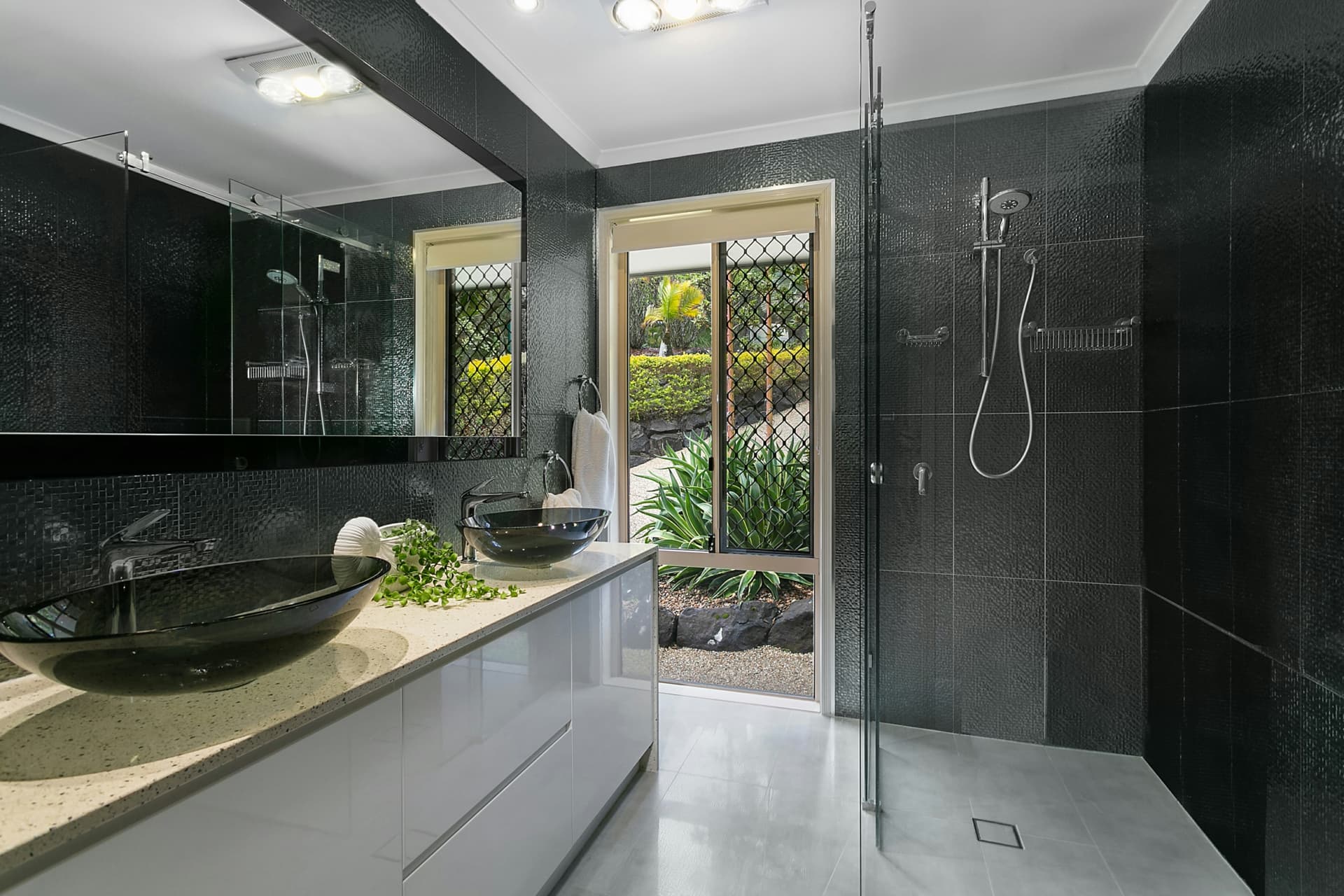 60 Forest Drive, ELANORA, Elanora - Thumbnail 8