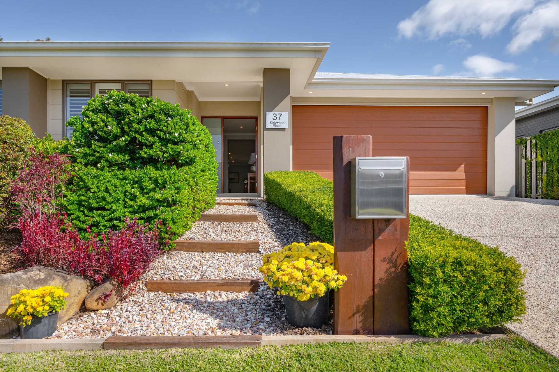 37 Kirkwood Place, REEDY CREEK, Reedy Creek - Thumbnail 2