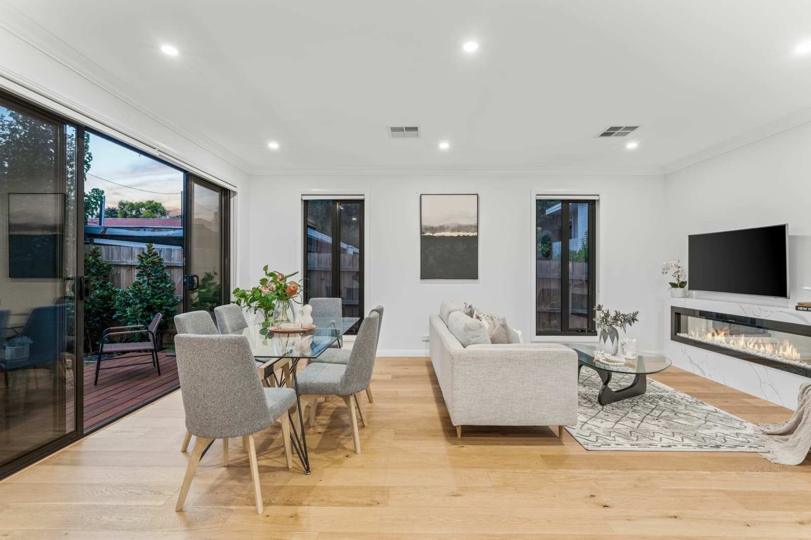 3/9 Hartwood Street, KEW EAST, Kew East - Thumbnail 2