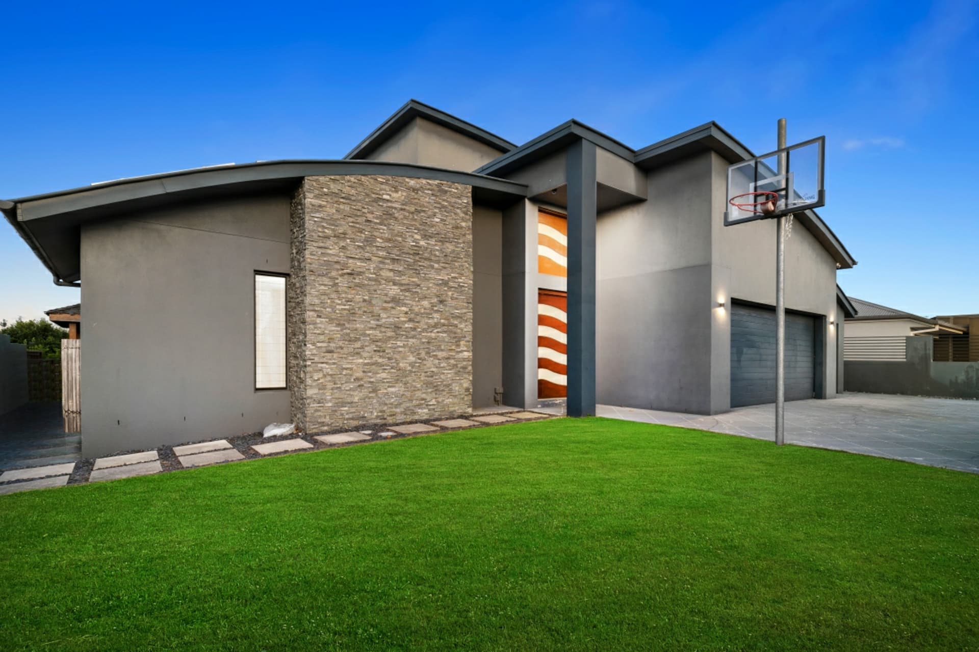 19 Southern Skies Avenue, REEDY CREEK, Reedy Creek - Thumbnail 6