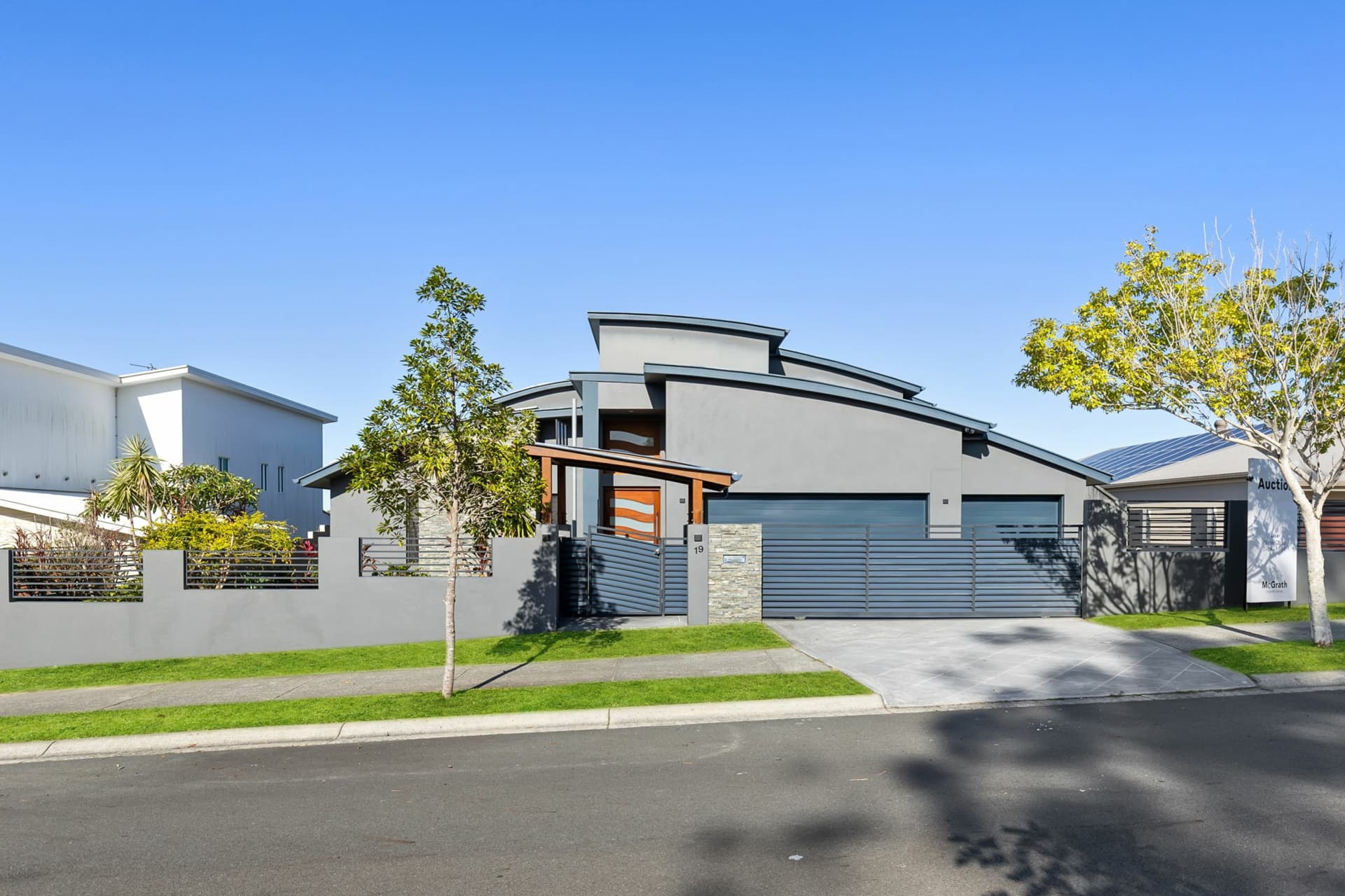 19 Southern Skies Avenue, REEDY CREEK, Reedy Creek - Thumbnail 8