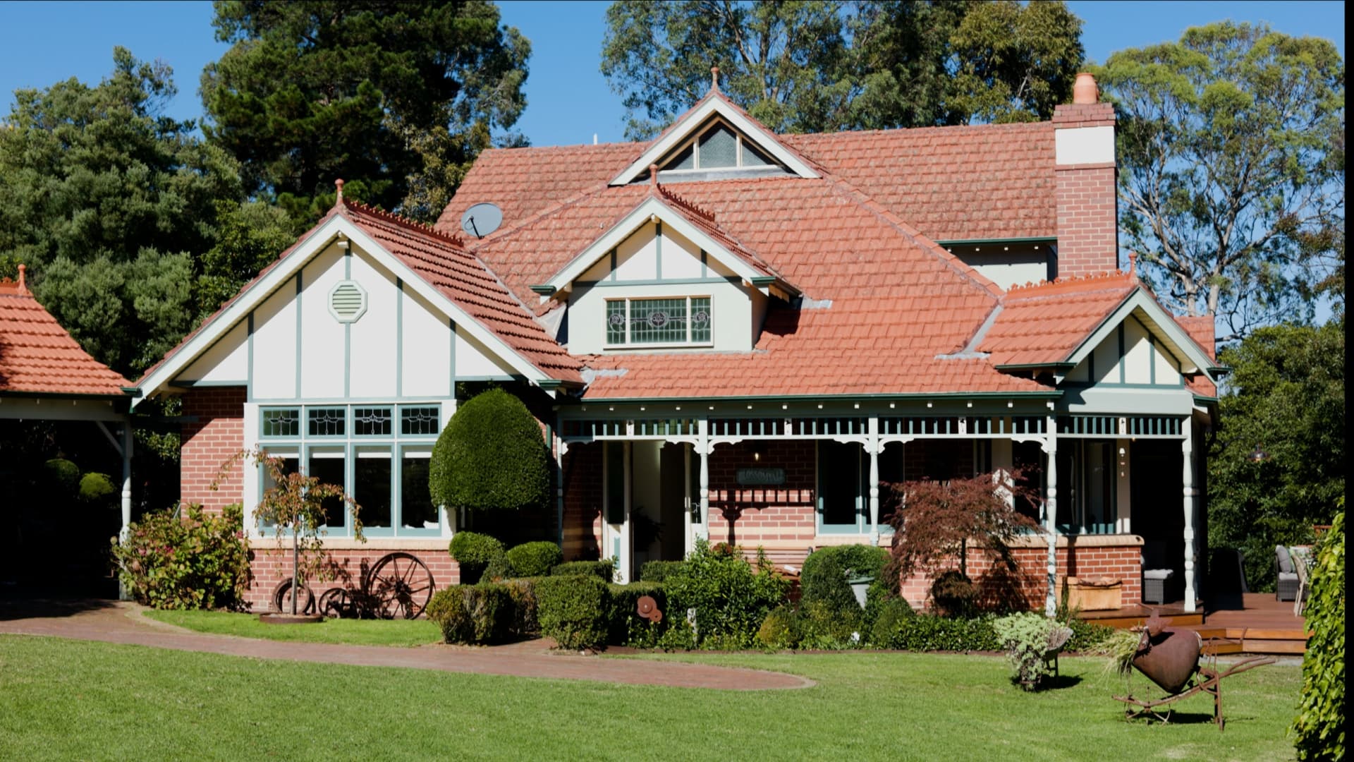 10 Laura Lane, MOOROOLBARK, Mooroolbark - Image 1
