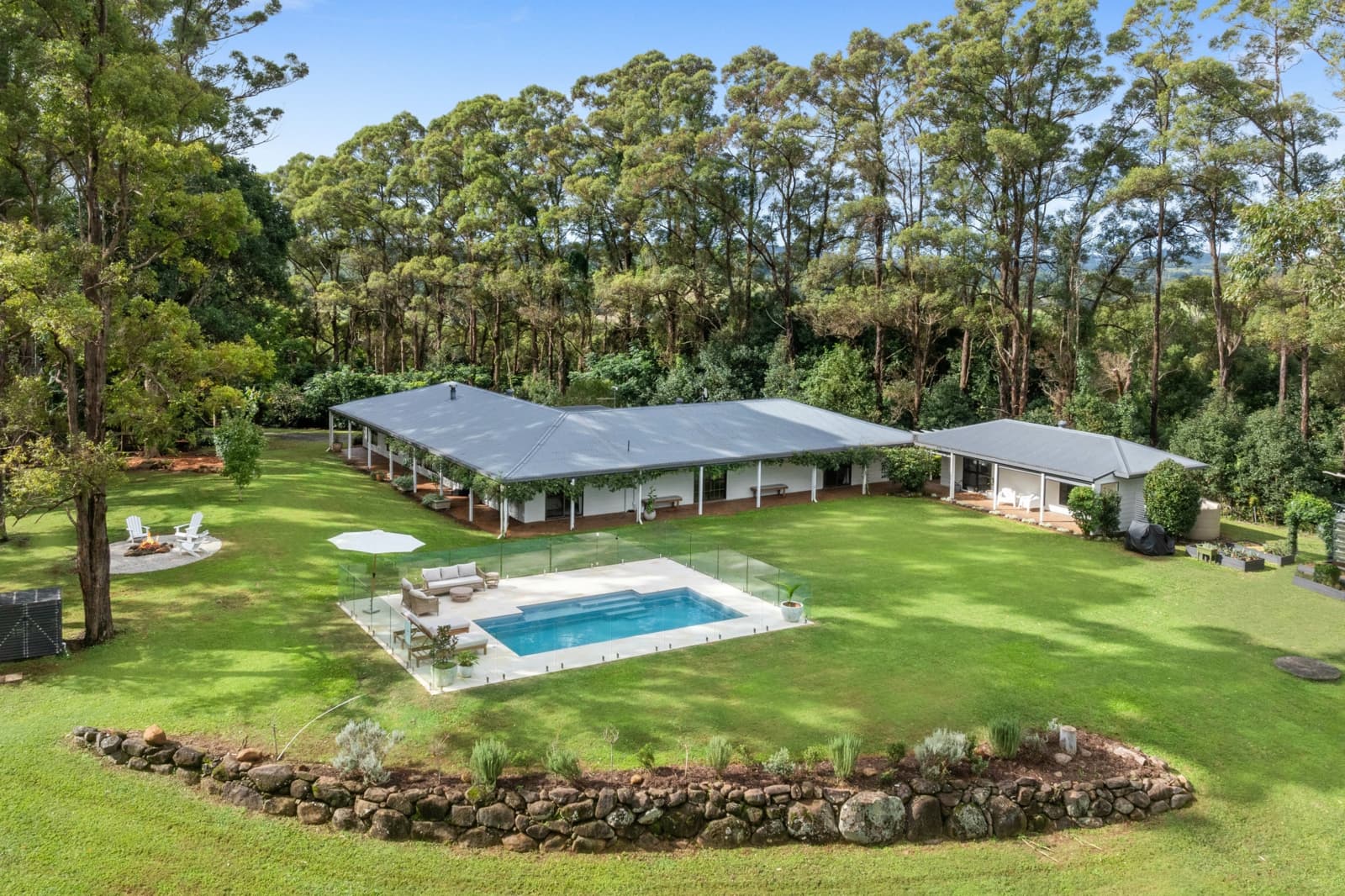 137 Stewarts Road, CLUNES, Clunes - Thumbnail 2