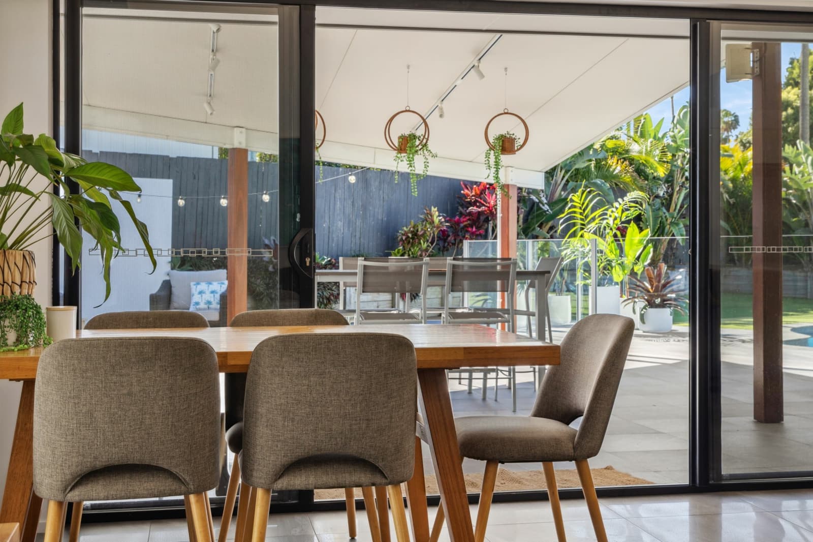 5 Christine Court, MOOLOOLABA, Mooloolaba - Thumbnail 4