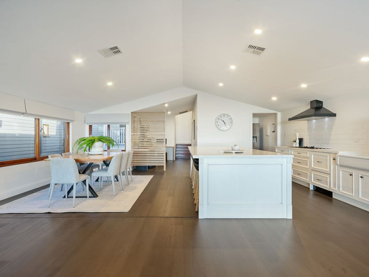 49 Carlton Terrace, WYNNUM, Wynnum - Thumbnail 6