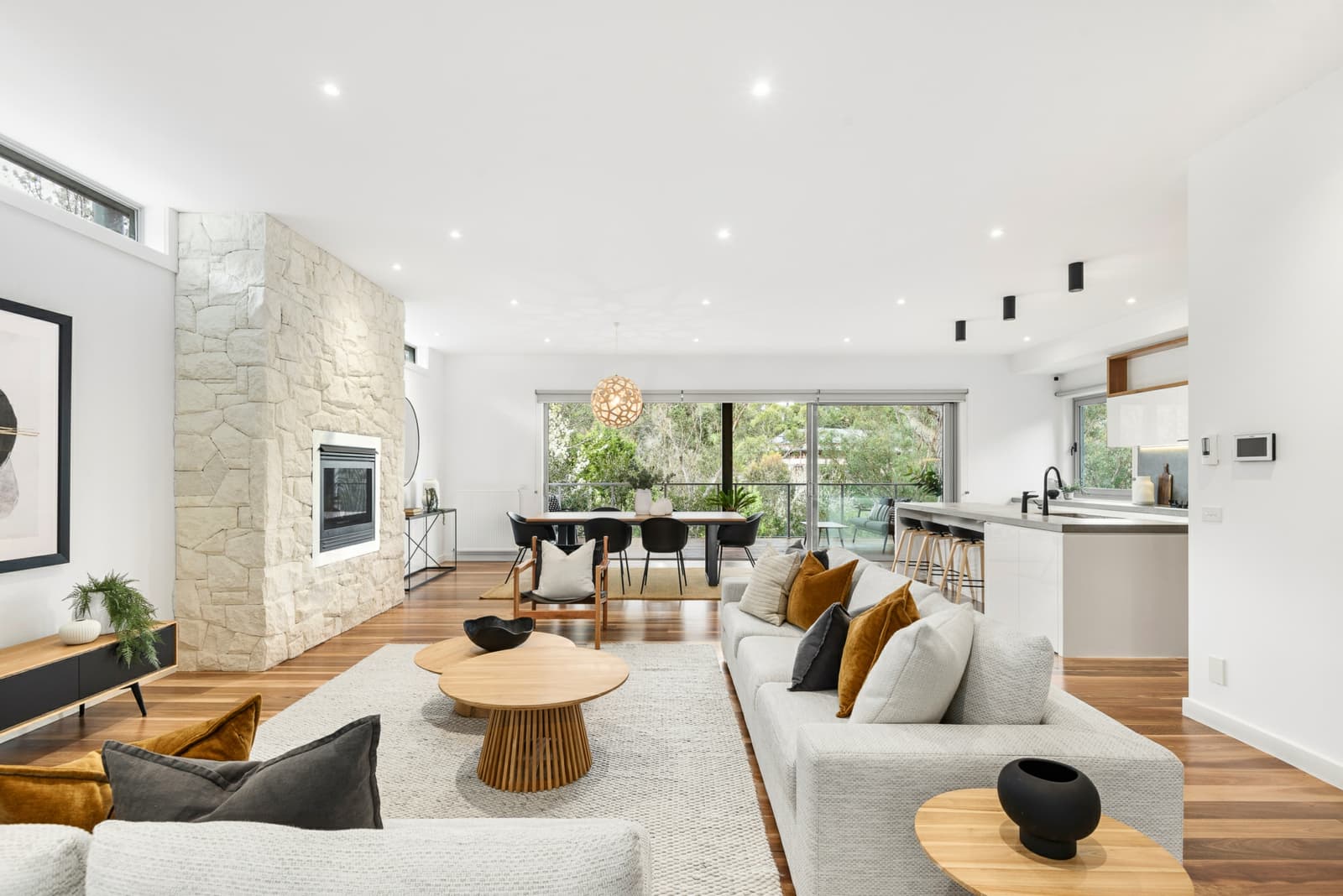 21 Barooga Drive, WONGA PARK, Wonga Park - Thumbnail 2