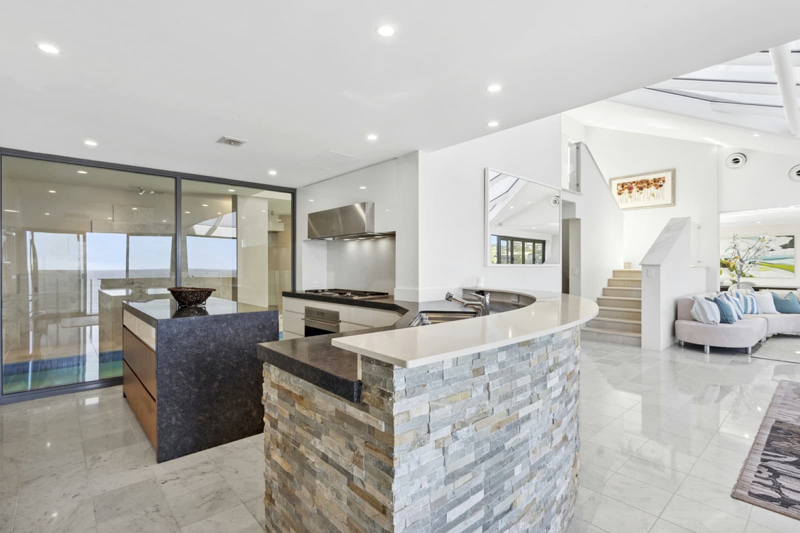 37 Karloo Parade, NEWPORT, Newport - Thumbnail 6