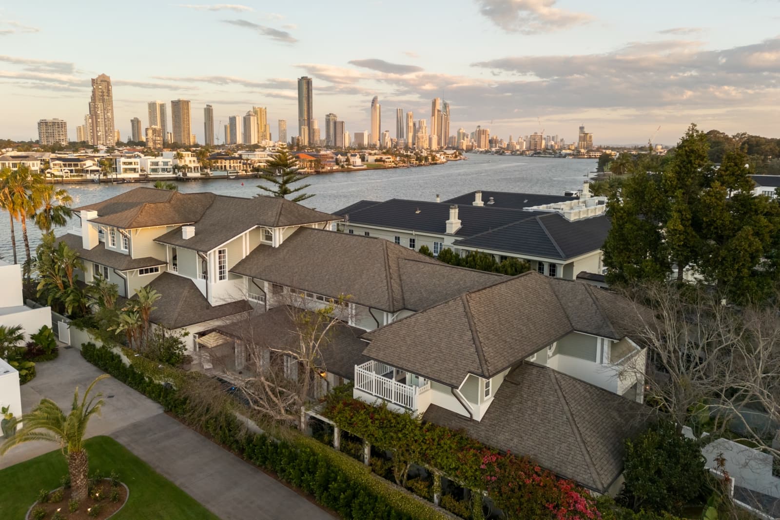 7-9 McMillan Court, SOUTHPORT, Southport - Image 1