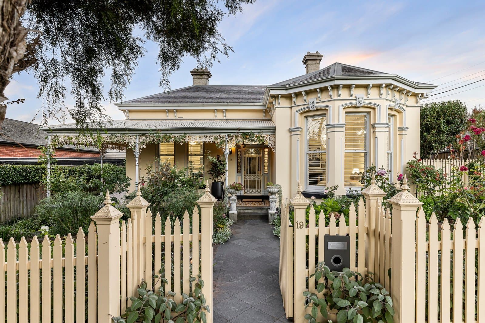 19 Illawarra Road, Hawthorn - Thumbnail 2