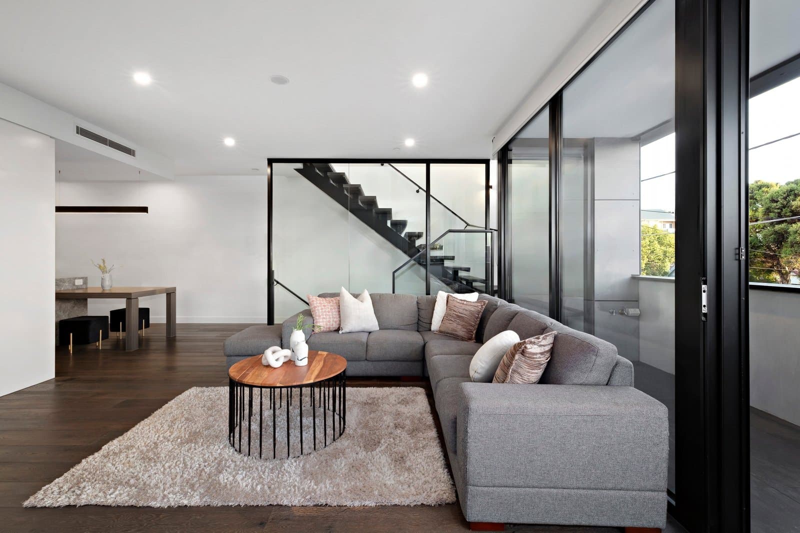 138 Raglan Street, Port Melbourne - Thumbnail 3