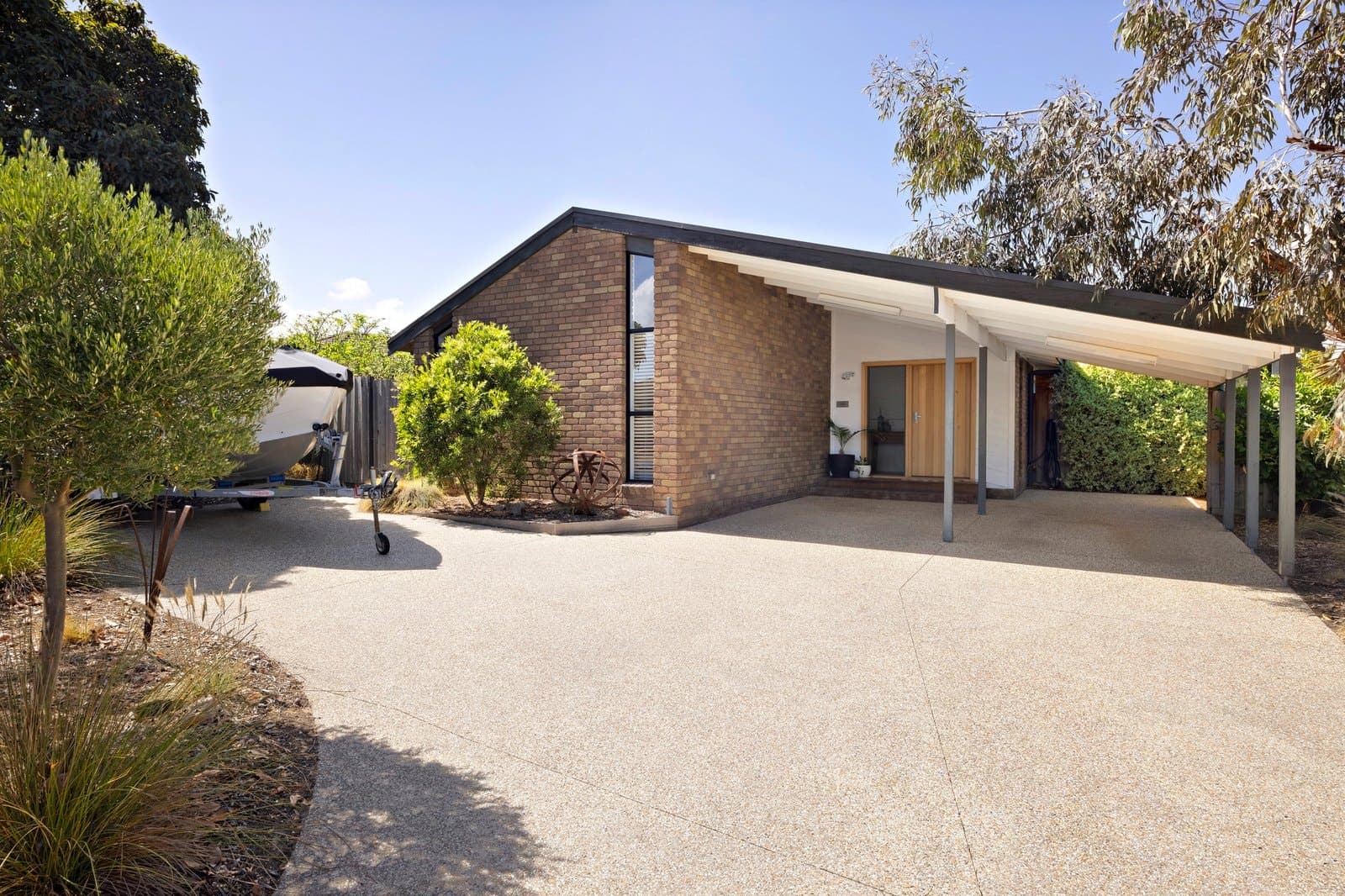 18 Weber Drive, Mornington - Image 1