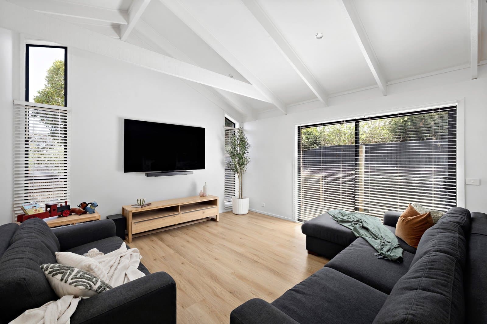18 Weber Drive, Mornington - Thumbnail 2
