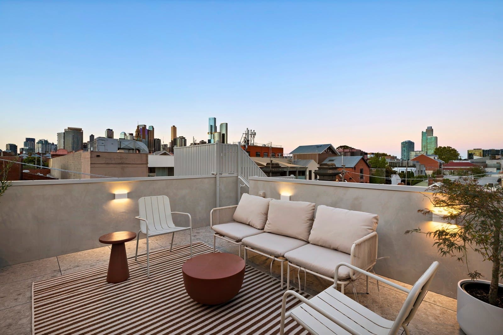 4 Napier Place, South Melbourne - Thumbnail 2