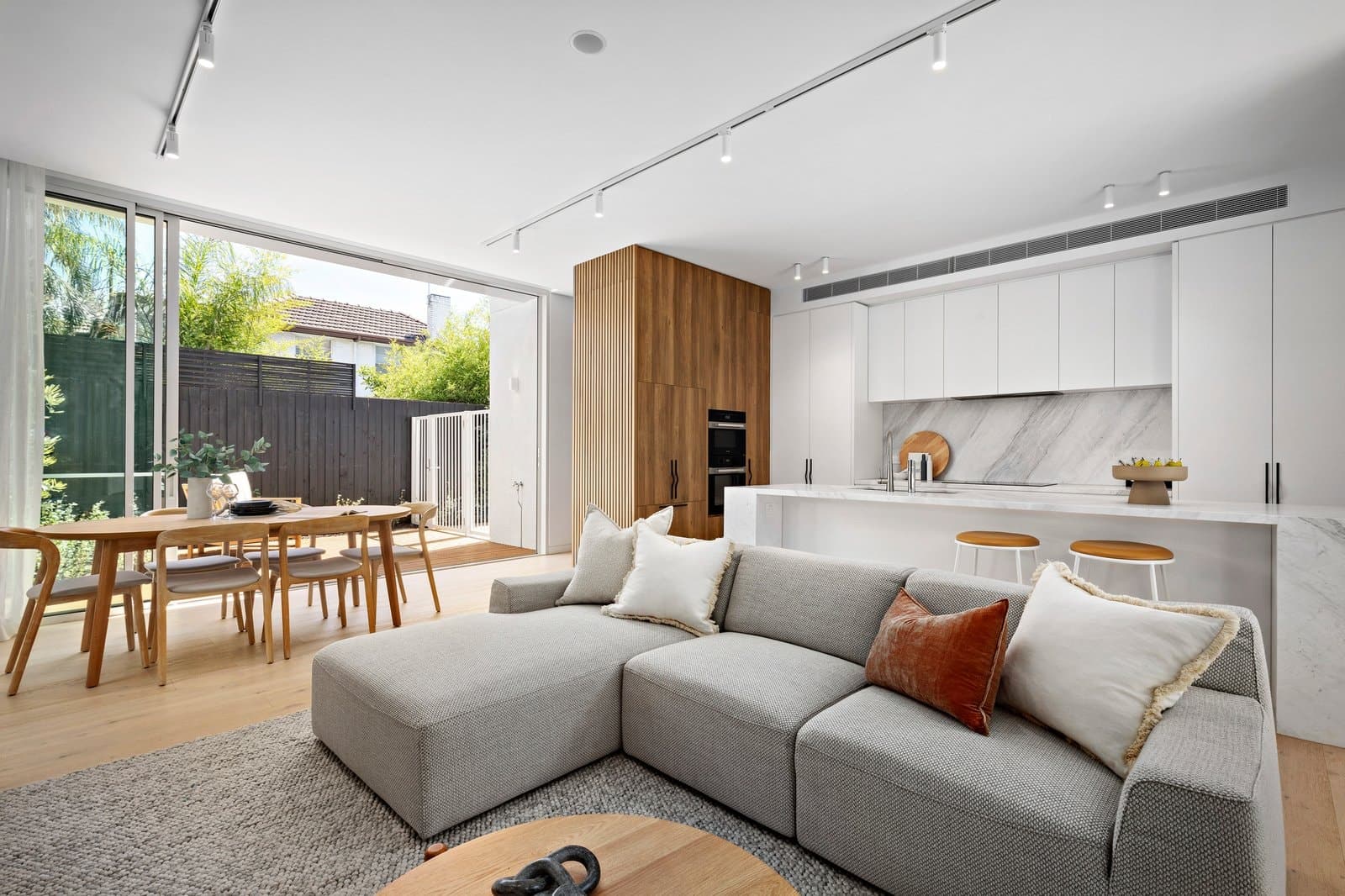 3/42C Head Street, Brighton - Thumbnail 2