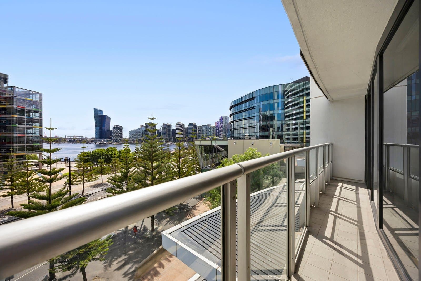 503/100 Harbour Esplanade, Docklands - Thumbnail 3