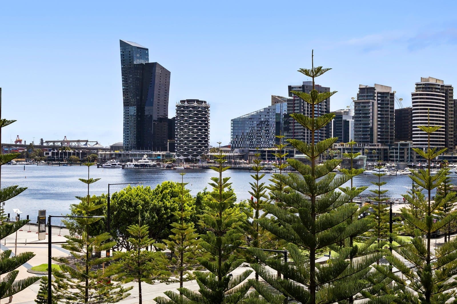 503/100 Harbour Esplanade, Docklands - Thumbnail 4