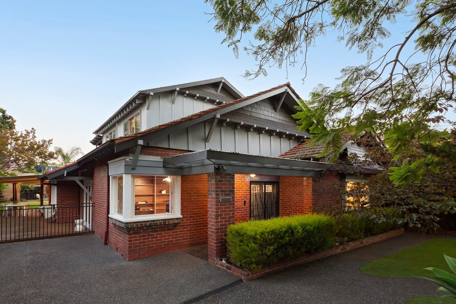 1855-1857 Malvern Road, Malvern East - Thumbnail 2