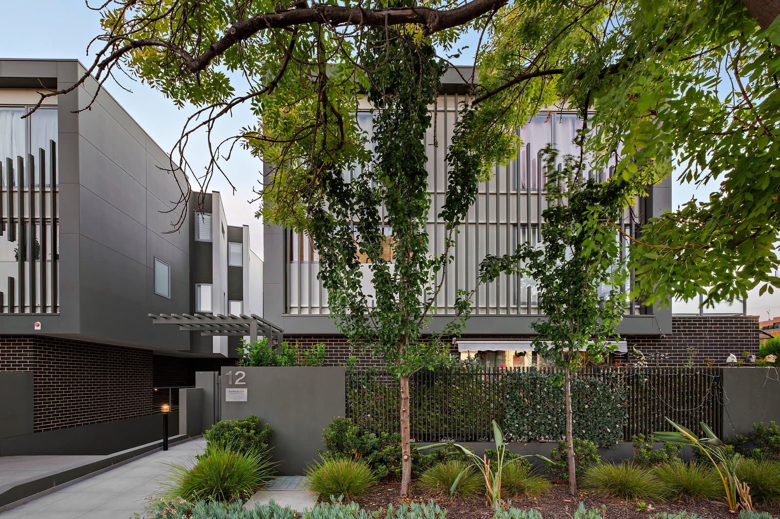 5/12 Barker Street, Cheltenham - Image 1