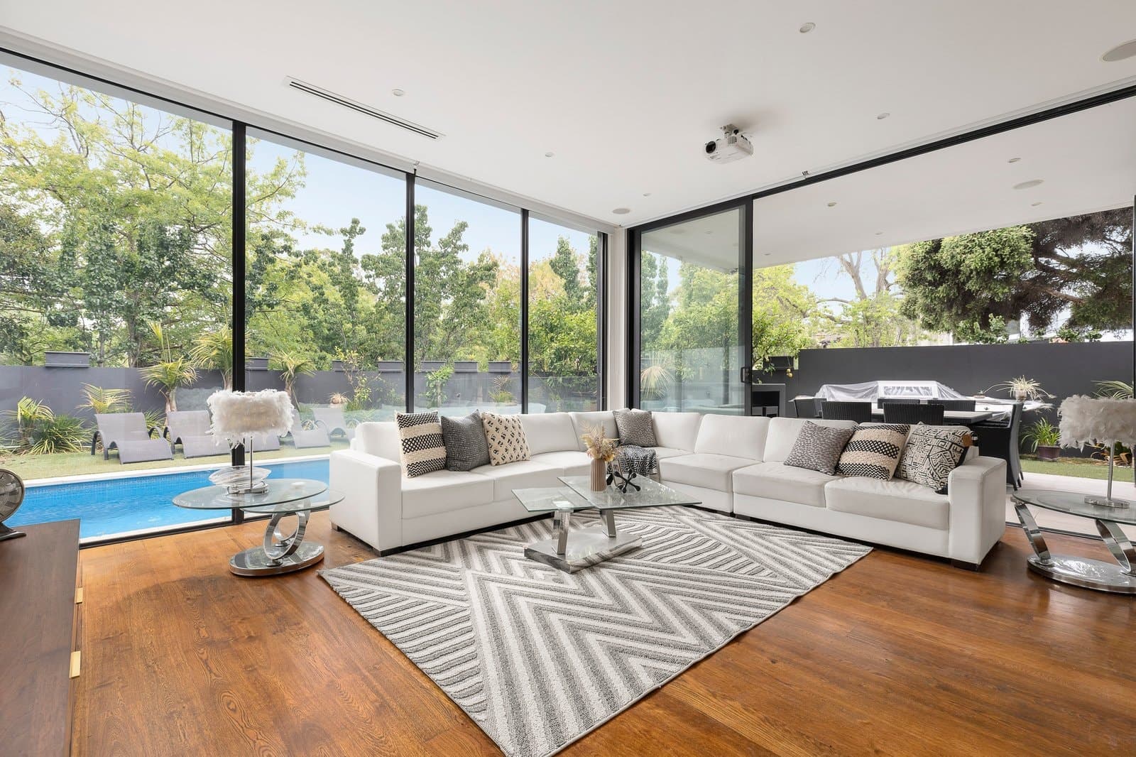 6 Agnes Avenue, Balwyn North - Thumbnail 2