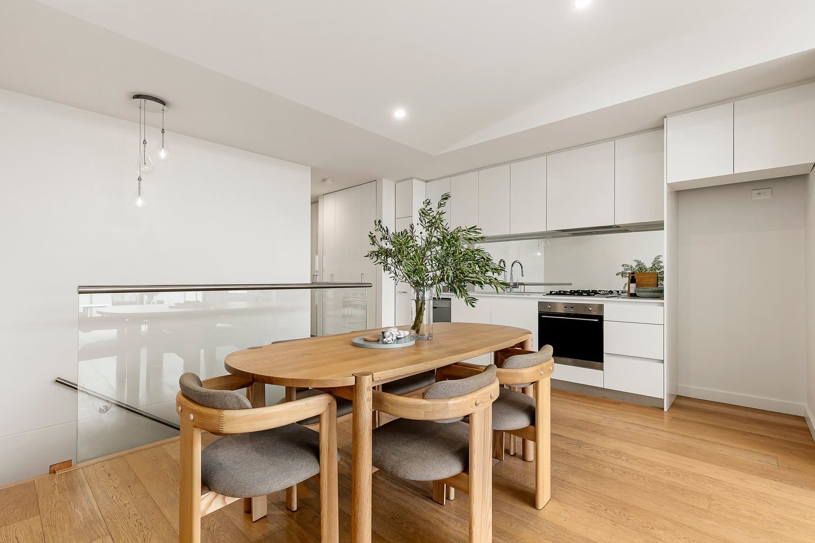 2/392 Belmore Road, Mont Albert North - Thumbnail 3