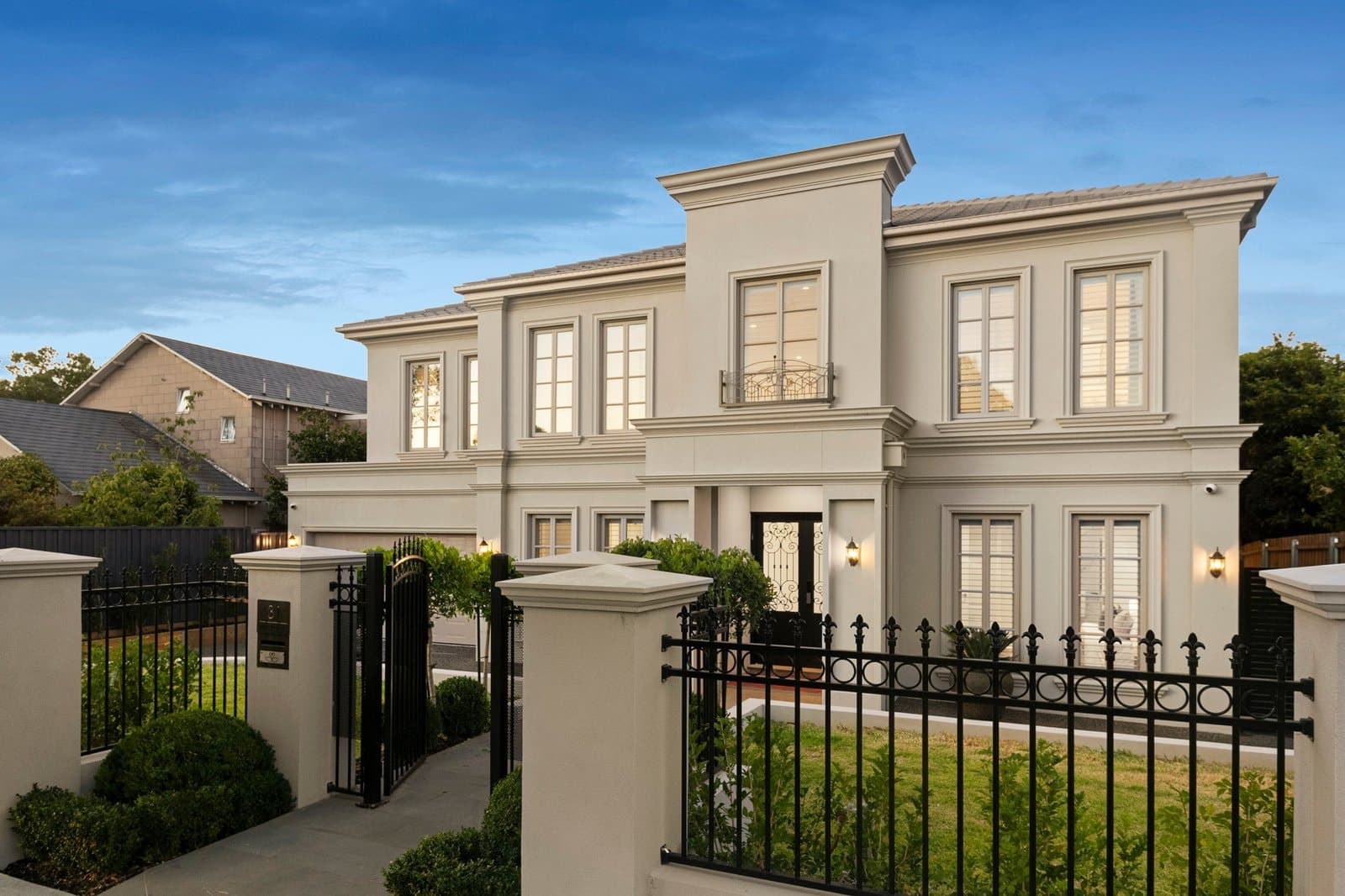 31 Burroughs Road, Balwyn - Thumbnail 2