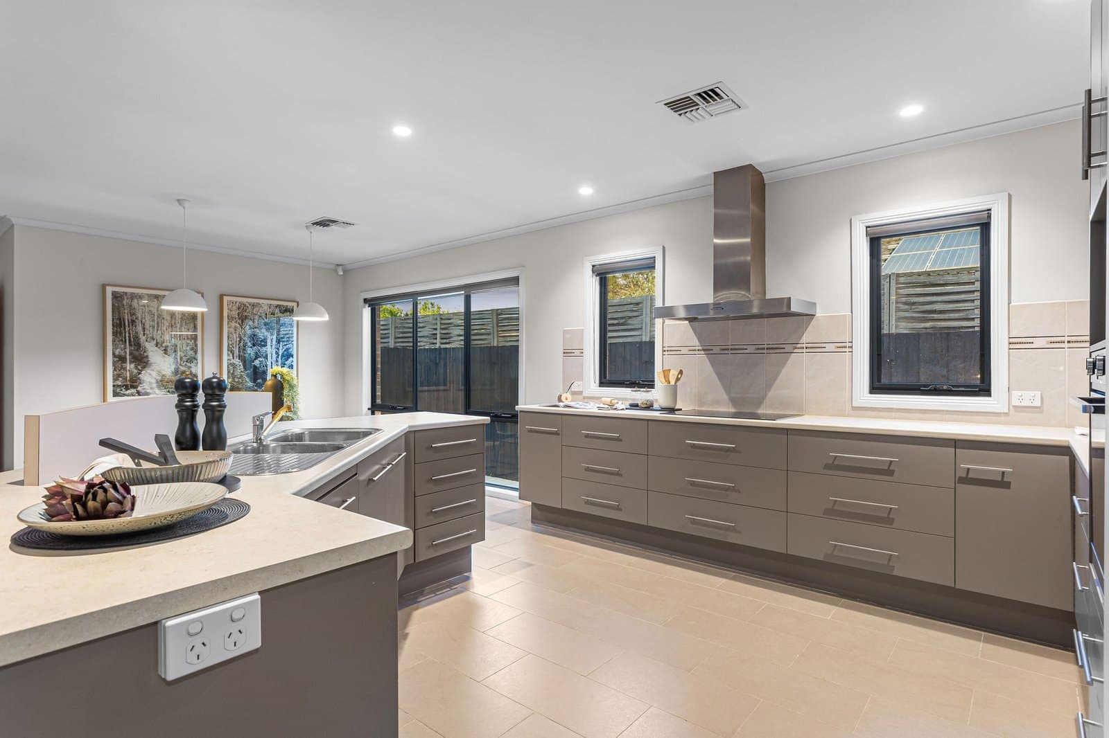 14 John William Drive, Mount Martha - Thumbnail 2