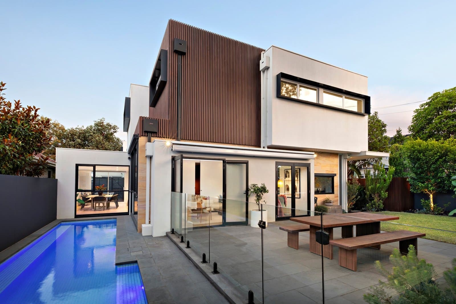 1a Raynes Park Road, Hampton - Image 1