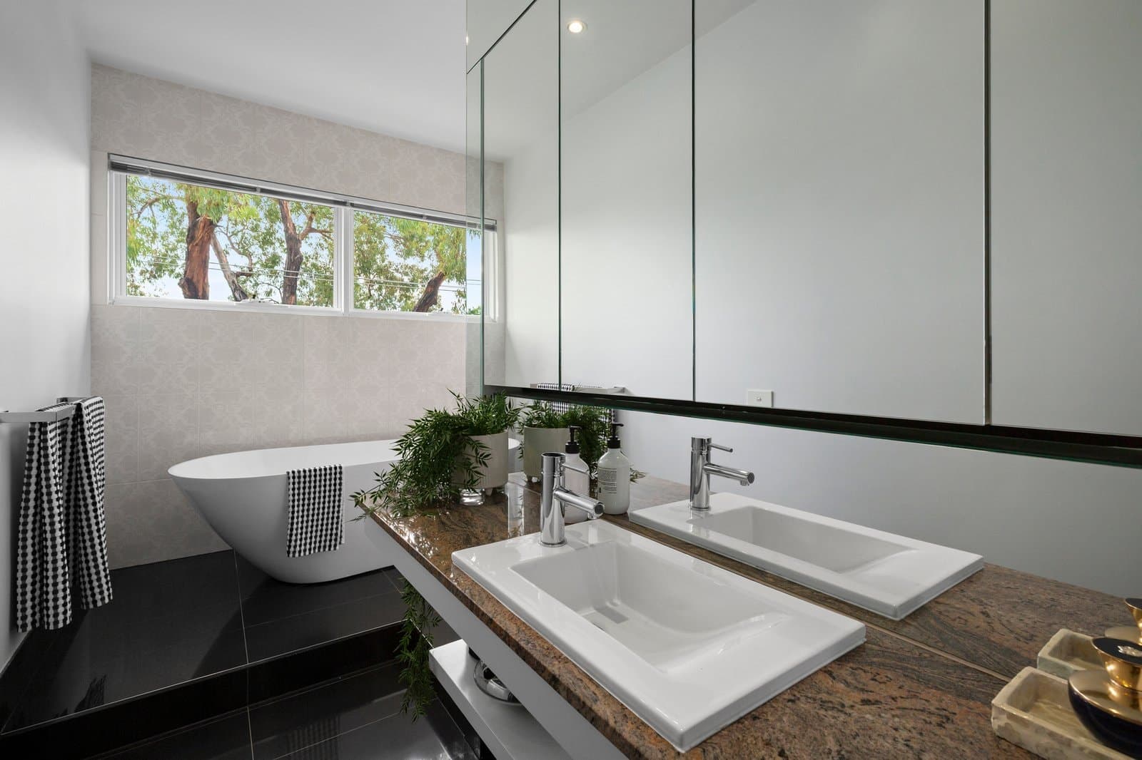1a Raynes Park Road, Hampton - Thumbnail 7