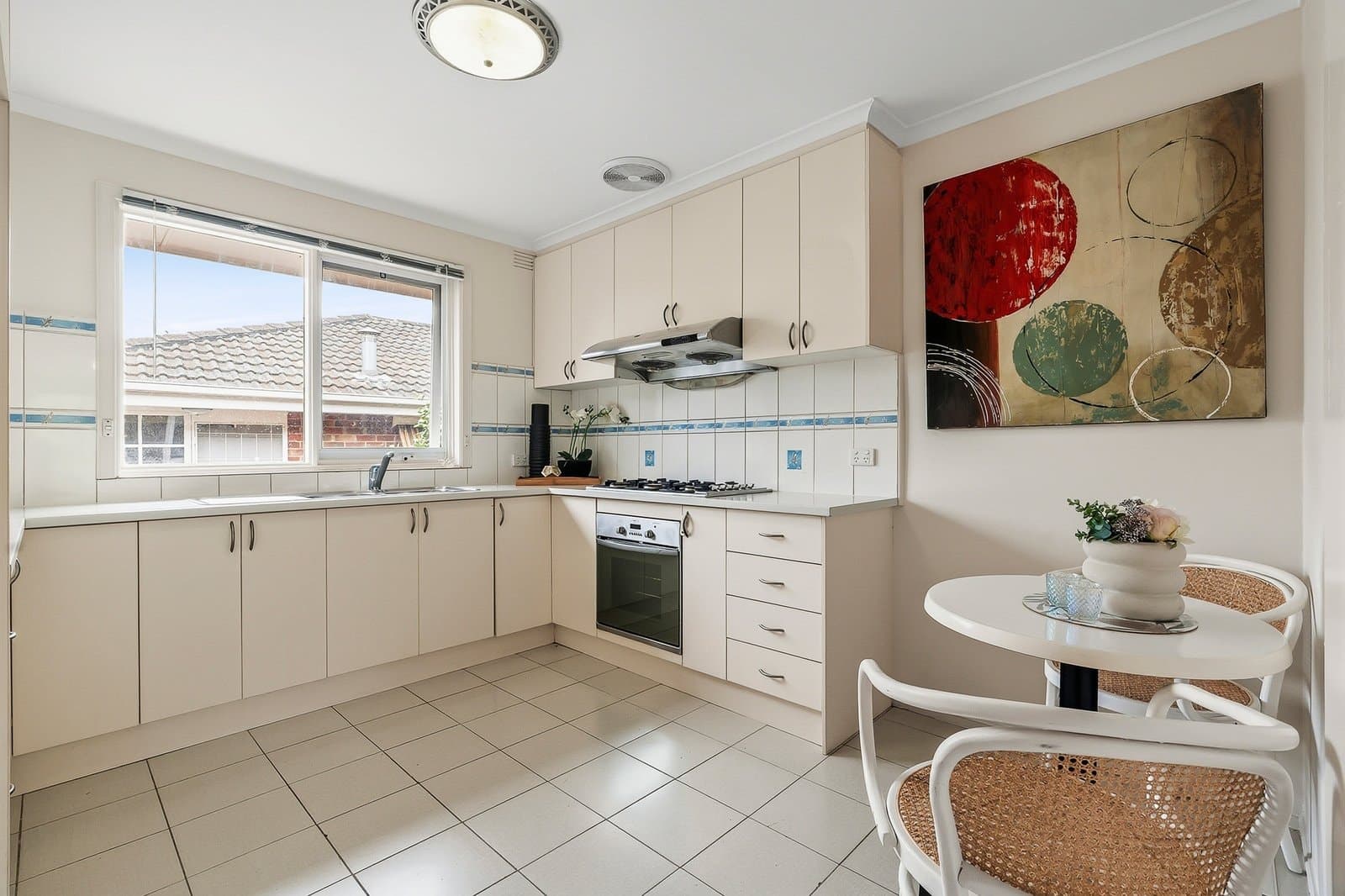 8/17 Kingsley Crescent, Mont Albert - Thumbnail 2